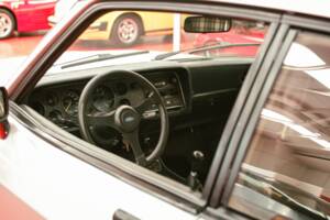 Image 22/34 of Ford Capri 2,8i (1981)