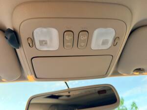 Image 22/32 of Lexus LX 470 (2003)