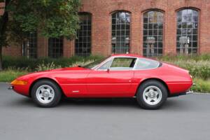 Image 3/22 of Ferrari 365 GTB&#x2F;4 Daytona (1971)