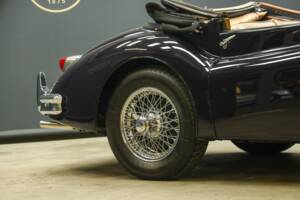 Image 47/50 of Jaguar XK 140 DHC (1955)