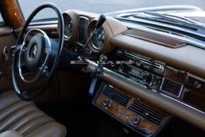 Bild 13/37 von Mercedes-Benz 280 SE (1969)