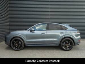 Imagen 12/38 de Porsche Cayenne Coupé E-Hybrid (2026)