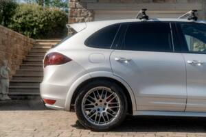Image 13/50 de Porsche Cayenne GTS (2012)