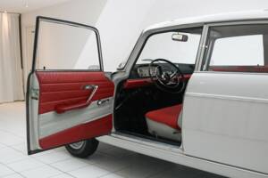 Bild 4/18 von Peugeot 404 (1963)