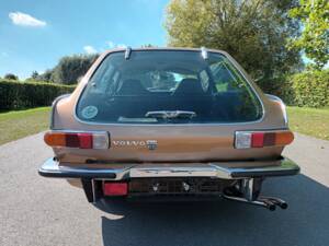 Image 8/73 of Volvo 1800 ES (1972)