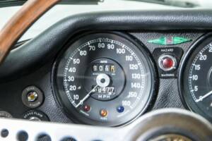 Image 17/47 de Jaguar E-Type (1969)
