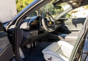 Image 12/21 of Ferrari Purosangue V12 (2025)