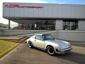 Image 1/24 of Porsche 911 Carrera 3.2 (1988)