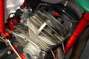 Image 48/50 of CZ 250 (1977)