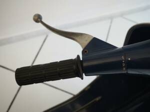 Image 8/28 of Piaggio Vespa 125 Primavera (1974)