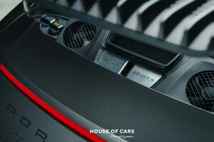 Image 13/25 of Porsche 911 Carrera 4 GTS (2017)