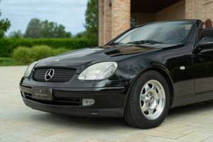 Obraz 26/50 pojazdu Mercedes-Benz SLK 200 (1998)