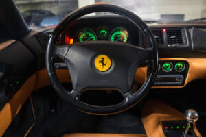 Afbeelding 31/46 van Ferrari F 355 Berlinetta (1997)