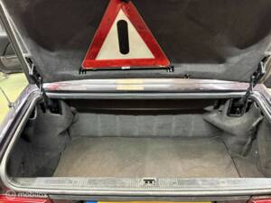 Image 37/40 of Mercedes-Benz 300 SL-24 (1990)