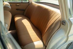 Bild 31/50 von Mercedes-Benz 200 (1966)