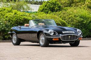 Image 1/48 of Jaguar E-Type V12 (1974)