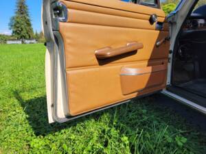 Afbeelding 5/9 van Mercedes-Benz 250 (1970)