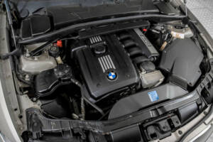 Image 47/50 of BMW 125i (2008)