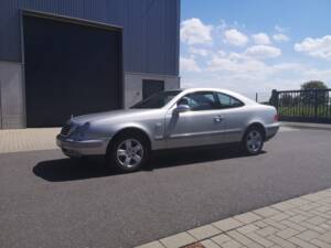 Image 2/15 of Mercedes-Benz CLK 230 Kompressor (1998)
