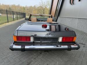 Image 2/50 de Mercedes-Benz 560 SL (1986)