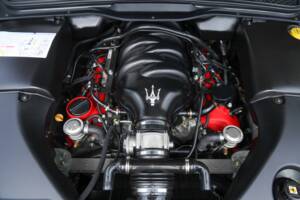 Image 32/50 of Maserati GranTurismo S (2008)