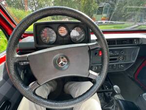 Image 13/25 de Mercedes-Benz 300 GD (SWB) (1987)