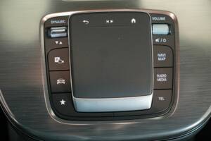 Image 34/50 de Mercedes-Benz V 300 d (2025)