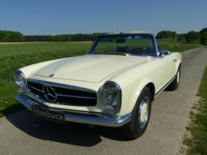 Mercedes-Benz 280 SL Roadster (W 113) hellelfenbein 1969