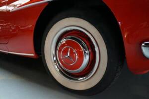 Afbeelding 31/50 van Mercedes-Benz 190 SL (1959)