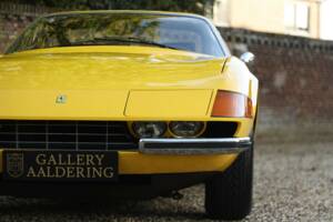Image 42/50 of Ferrari 365 GTB/4 Daytona (1973)
