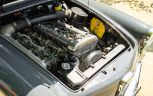 Image 14/77 of Alfa Romeo 2600 Spider (1963)