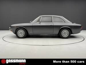 Bild 5/15 von Alfa Romeo Giulia GT 1300 Junior (1973)