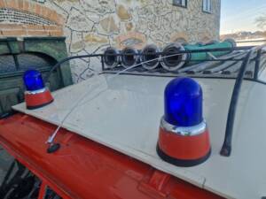 Image 38/54 of Land Rover 109 (1970)