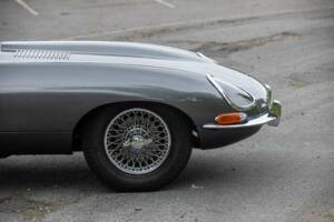 Image 37/39 de Jaguar Type E 4.2 (1966)