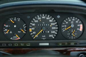 Bild 17/50 von Mercedes-Benz 560 SEC (1988)