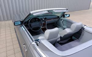 Image 71/96 of Mercedes-Benz 560 SL (1987)