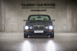Imagen 12/99 de Daimler Double Six (1993)