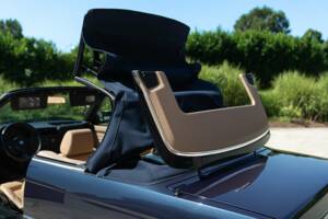 Bild 17/50 von BMW 320i (1989)