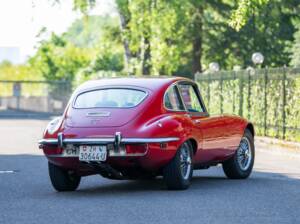 Immagine 4/39 di Jaguar E-Type V12 (2+2) (1973)