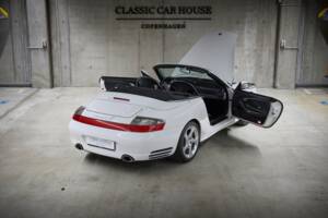 Bild 9/100 von Porsche 911 Carrera 4S (2004)