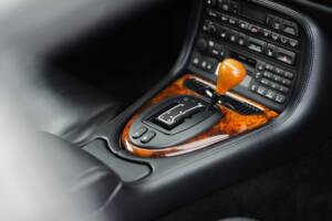 Image 24/42 of Jaguar XK8 4.0 (1999)