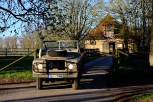 Image 18/30 de Land Rover 109 (1979)