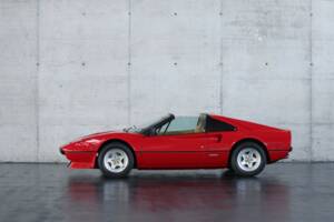 Image 6/50 of Ferrari 308 GTSi (1982)