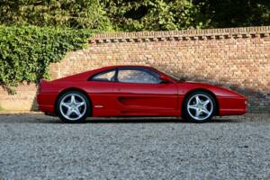 Image 31/50 de Ferrari F 355 Berlinetta (1996)