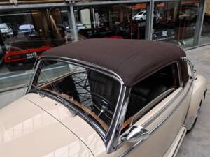 Bild 25/26 von Mercedes-Benz 220 Cabriolet A (1953)
