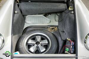 Image 21/57 of Porsche 911 2.0 (1968)