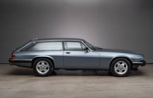 Image 4/26 of Jaguar XJ-S V12 Lynx Eventer (1985)