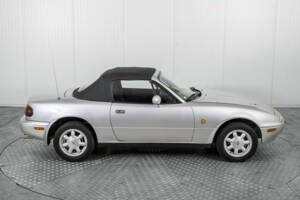 Immagine 50/50 di Mazda MX-5 1.6 (1995)
