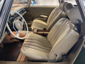 Image 18/22 of Mercedes-Benz 280 SL (1970)