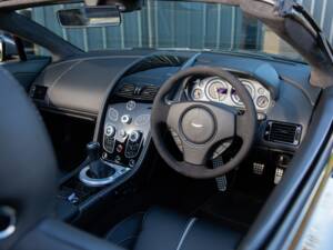 Bild 44/68 von Aston Martin V12 Vantage S (2018)